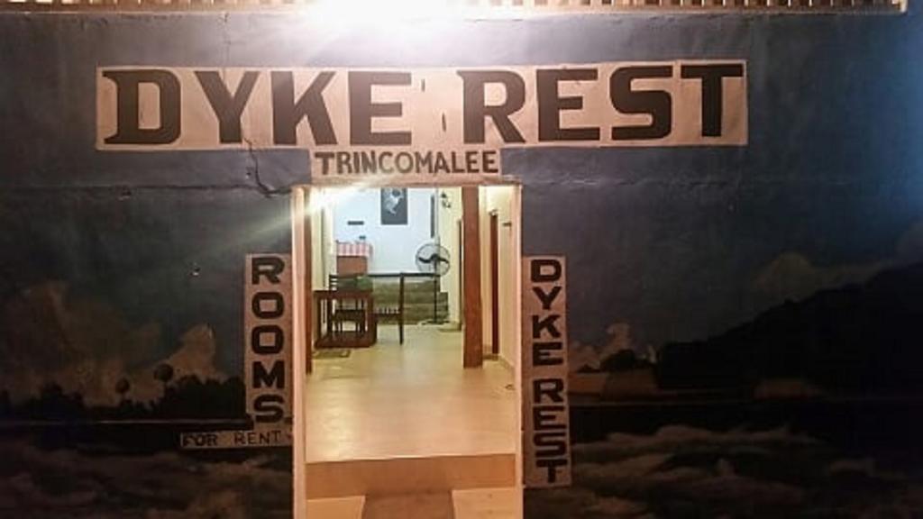 فندق Dyke Rest تريكونامالاي المظهر الخارجي الصورة
